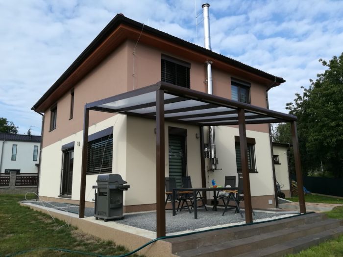 Pergola hnědá RAL8017 500 x 400 cm provedení DELUXE